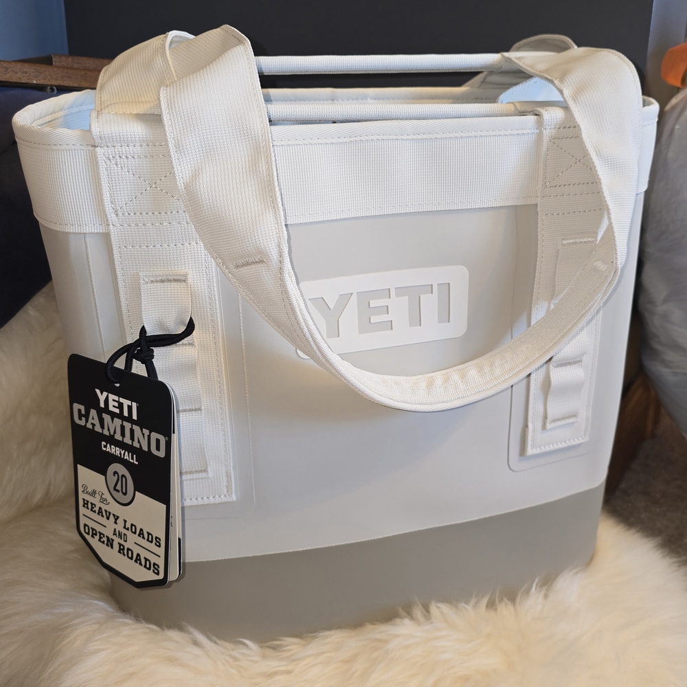 YETI Camino 20 Cape Taupe - Picture 2 of 5